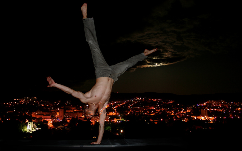 Tomas Rydval - cartwheel
